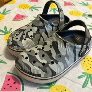 Barely worn Kids Crocs size J3